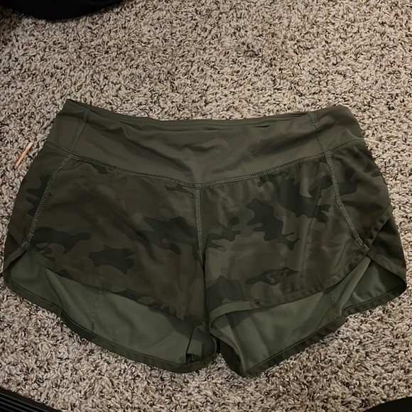 Green Lululemon Camo Speed Up Shorts - Picture 3 of 5